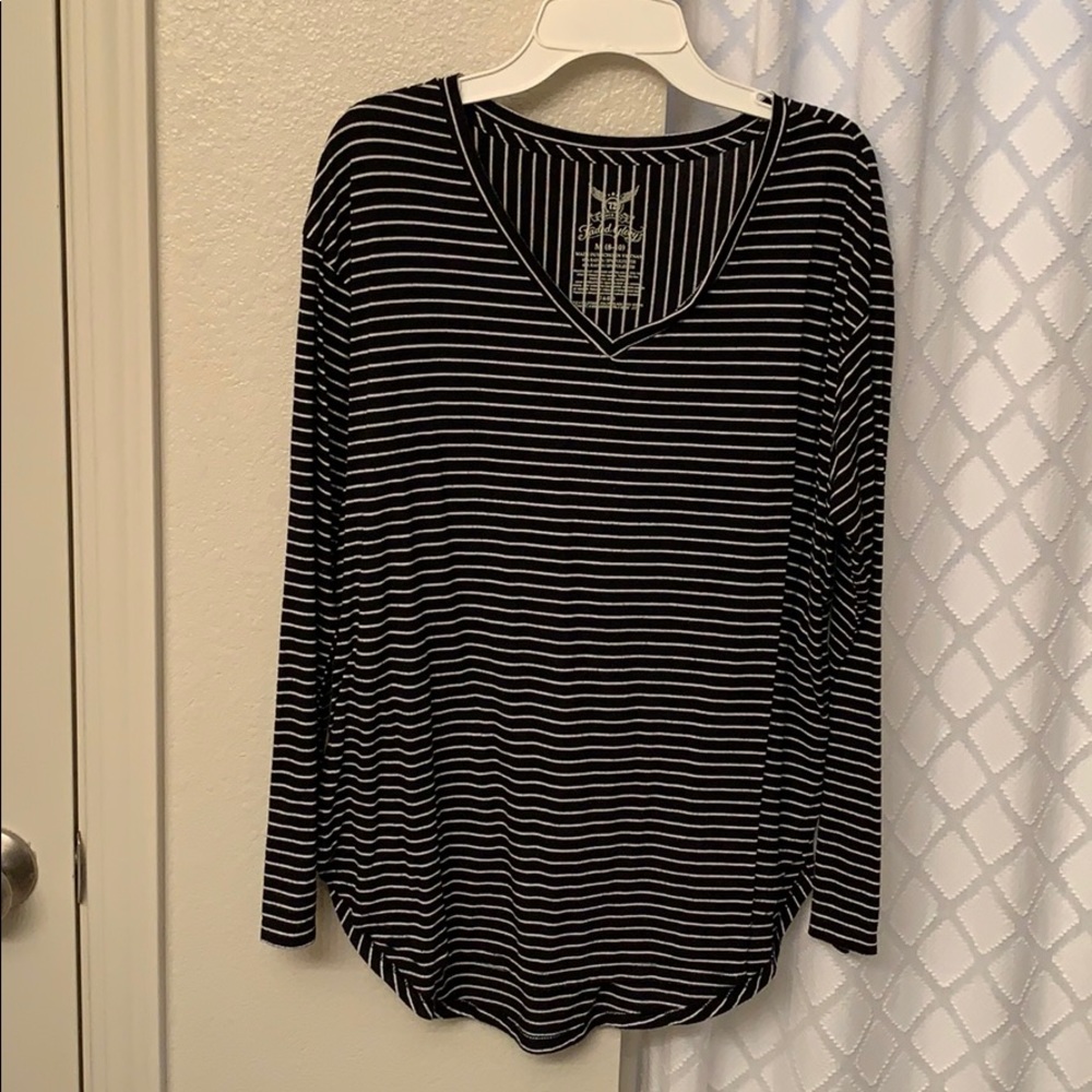 Long sleeve tee